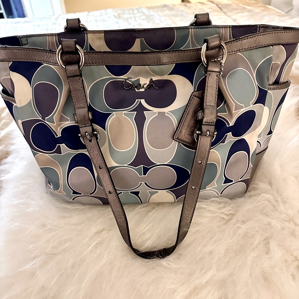Vintage Coach Authentic Shoulder Bag